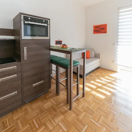 Zur Schmied'n Apartamento Ehrenhausen